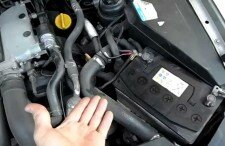 Причины загорания лампочки аккумулятора Форд Фокус 2 на приборной панели